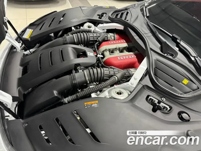 Ferrari Purosangue 2024 thumb 5
