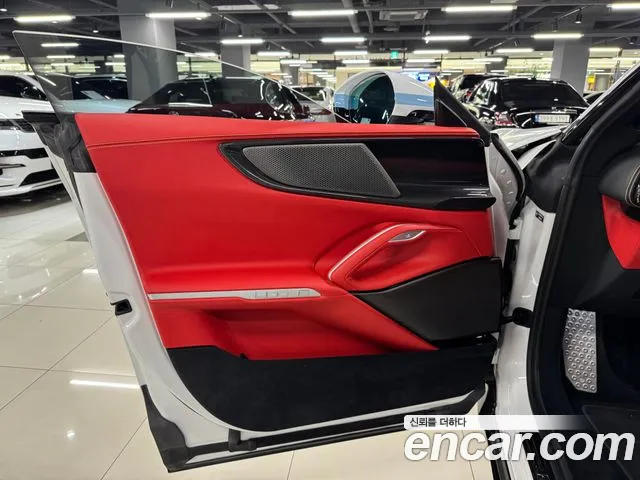 Ferrari Purosangue 2024 thumb 7