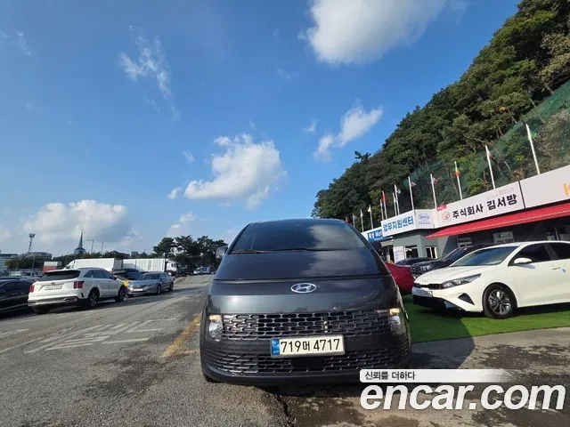 Hyundai Staria 2023 thumb 11