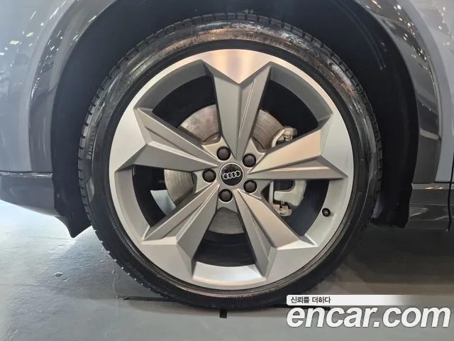 Audi Q4 e-tron 2026 thumb 5