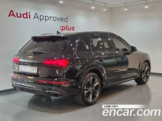 Audi Q7 2025 thumb 2