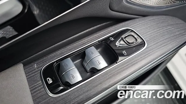 Mercedes-Benz EQS 2023 thumb 12