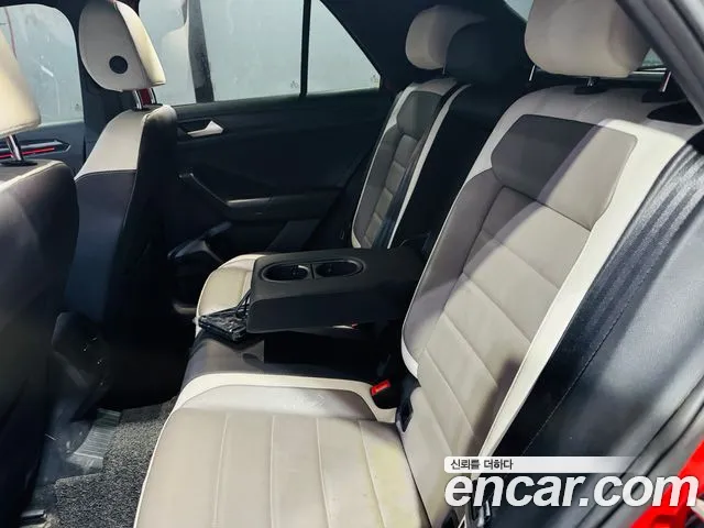 Volkswagen T-Roc 2021 thumb 12