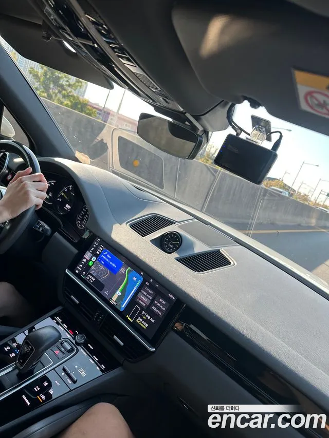 Porsche Cayenne 2020 thumb 6