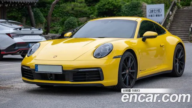 Porsche 911 2021 thumb 5