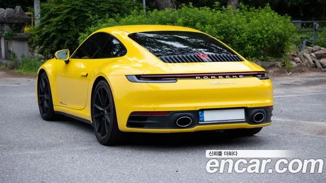Porsche 911 2021 thumb 12