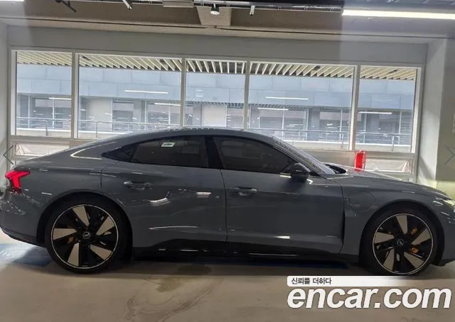 Audi e-tron GT 2022 thumb 2