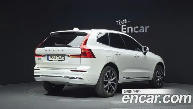 Volvo XC60 2023 thumb 2