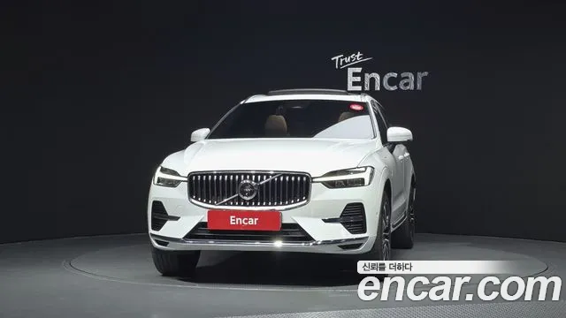 Volvo XC60 2023 thumb 3