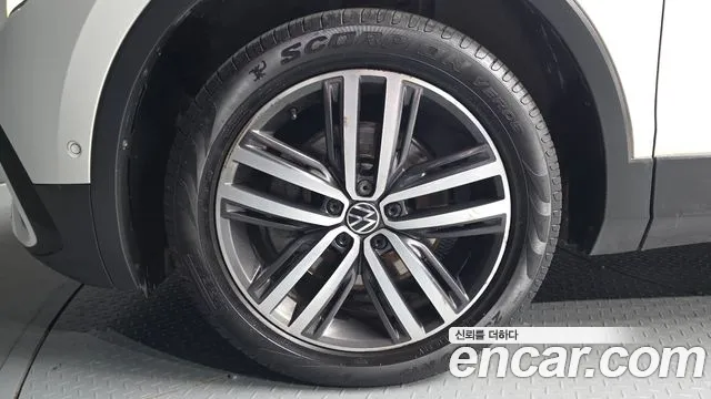 Volkswagen Tiguan 2022 thumb 5