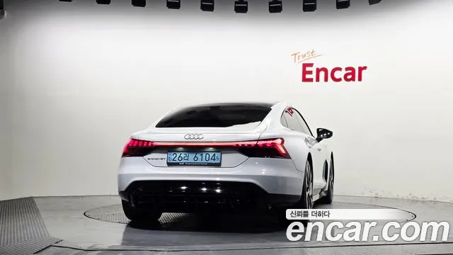 Audi e-tron GT 2021 thumb 4