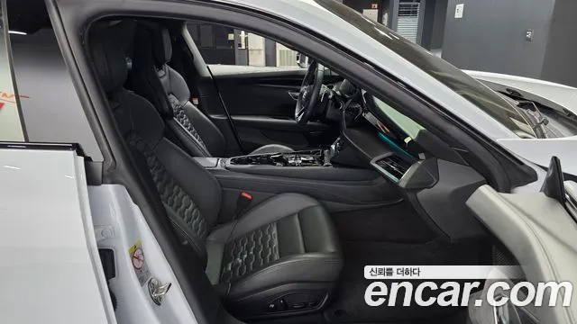 Audi e-tron GT 2021 thumb 10