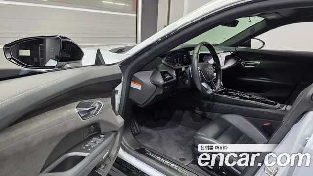 Audi e-tron GT 2021 thumb 11
