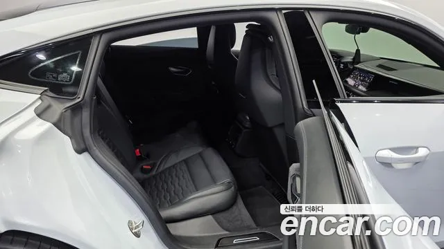 Audi e-tron GT 2021 thumb 12