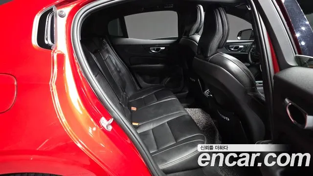 Volvo S60 2022 thumb 12
