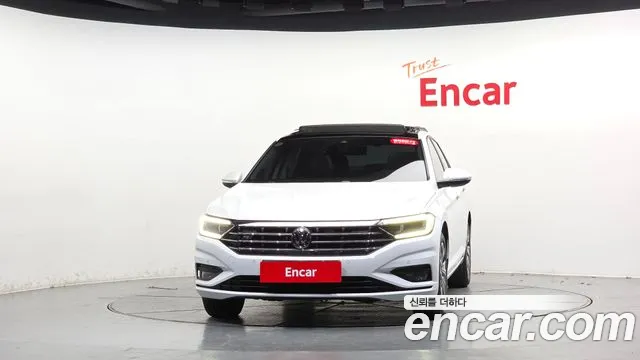 Volkswagen Jetta 2021 thumb 2