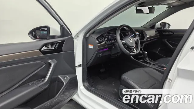 Volkswagen Jetta 2021 thumb 9