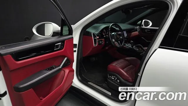 Porsche Cayenne 2020 thumb 10