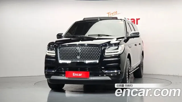 Lincoln Navigator 2021 thumb 3