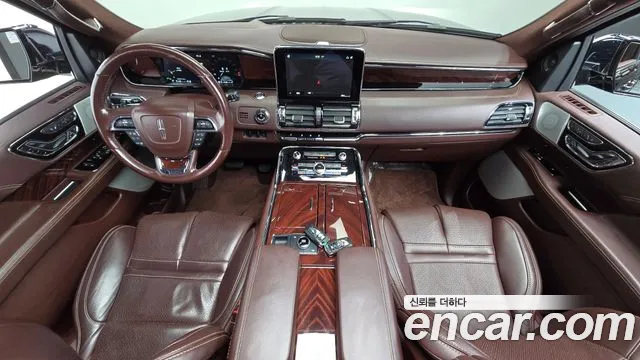 Lincoln Navigator 2021 thumb 7