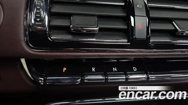 Lincoln Navigator 2021 thumb 9