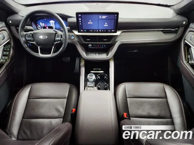 Ford Explorer 2025 thumb 7