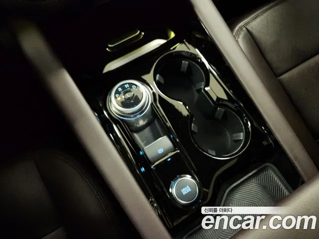 Ford Explorer 2025 thumb 9