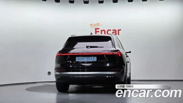 Audi e-tron 2021 thumb 4