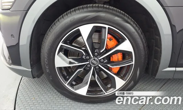 Audi e-tron 2021 thumb 5