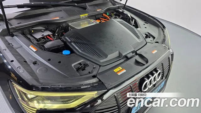 Audi e-tron 2021 thumb 6