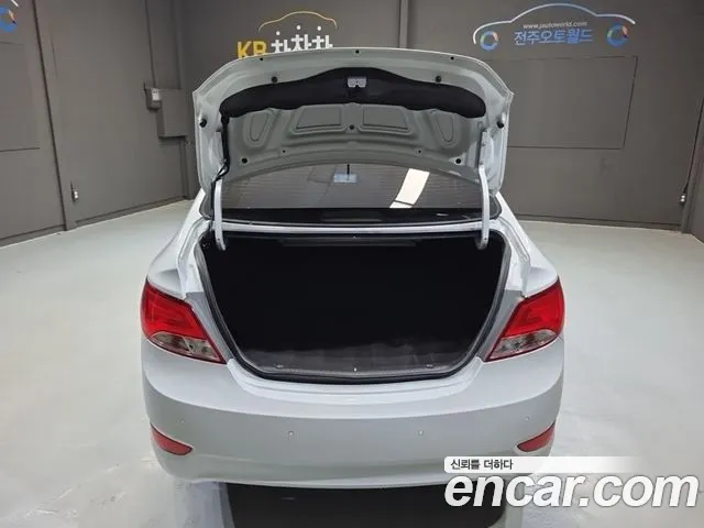 Hyundai Accent 2019 thumb 9