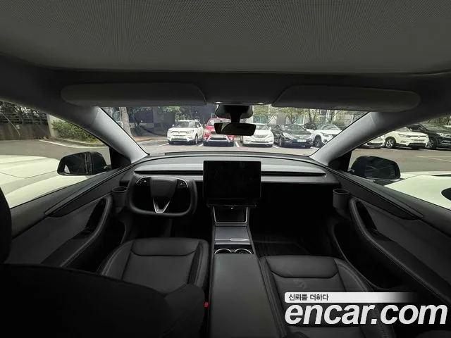 Tesla Model Y 2025 thumb 8