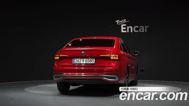 Volkswagen Jetta 2024 thumb 4