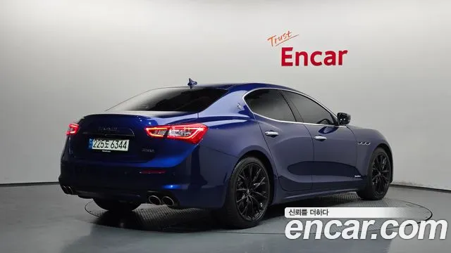 Maserati Ghibli 2021 thumb 2