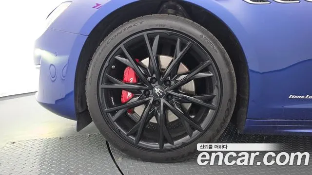 Maserati Ghibli 2021 thumb 5
