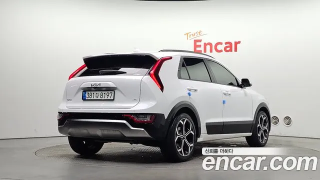 Kia Niro 2022 thumb 2