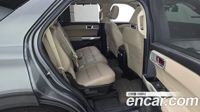 Ford Explorer 2021 thumb 11