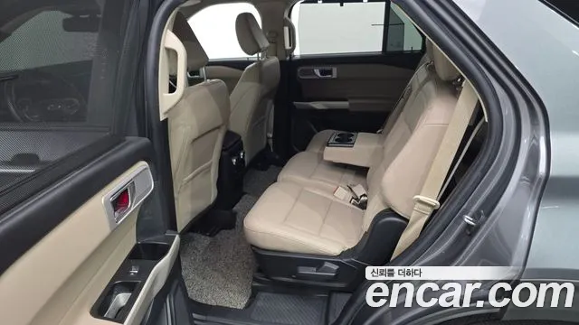 Ford Explorer 2021 thumb 12