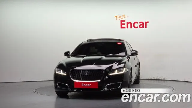 Jaguar XJ 2019 thumb 3