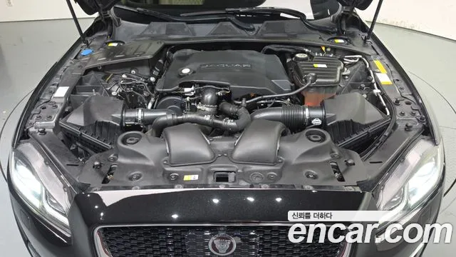 Jaguar XJ 2019 thumb 6