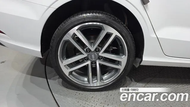 Audi A3 2020 thumb 5
