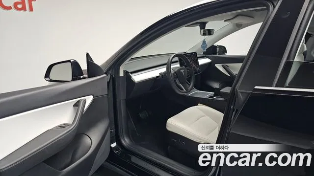 Tesla Model Y 2021 thumb 9