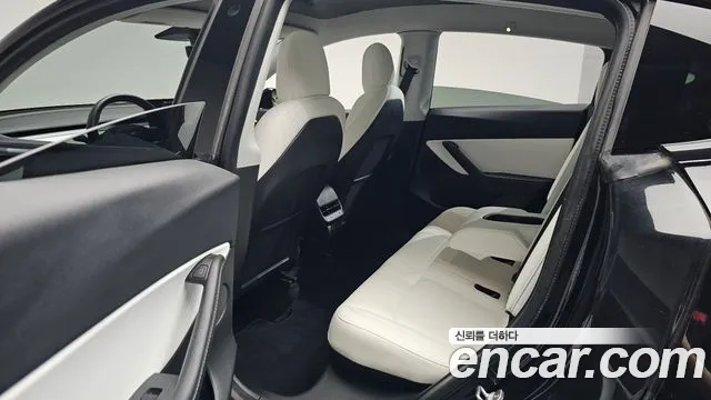 Tesla Model Y 2021 thumb 11