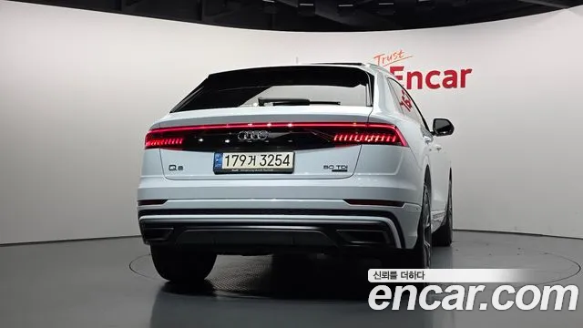 Audi Q8 2021 thumb 4