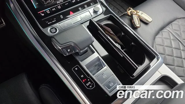 Audi Q8 2021 thumb 9