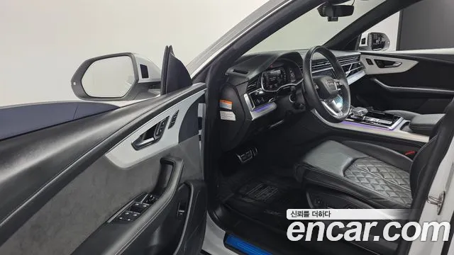 Audi Q8 2021 thumb 10