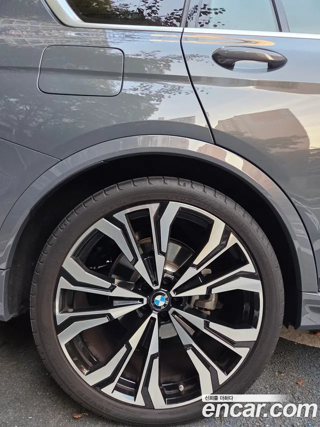 BMW X7 2023 thumb 2