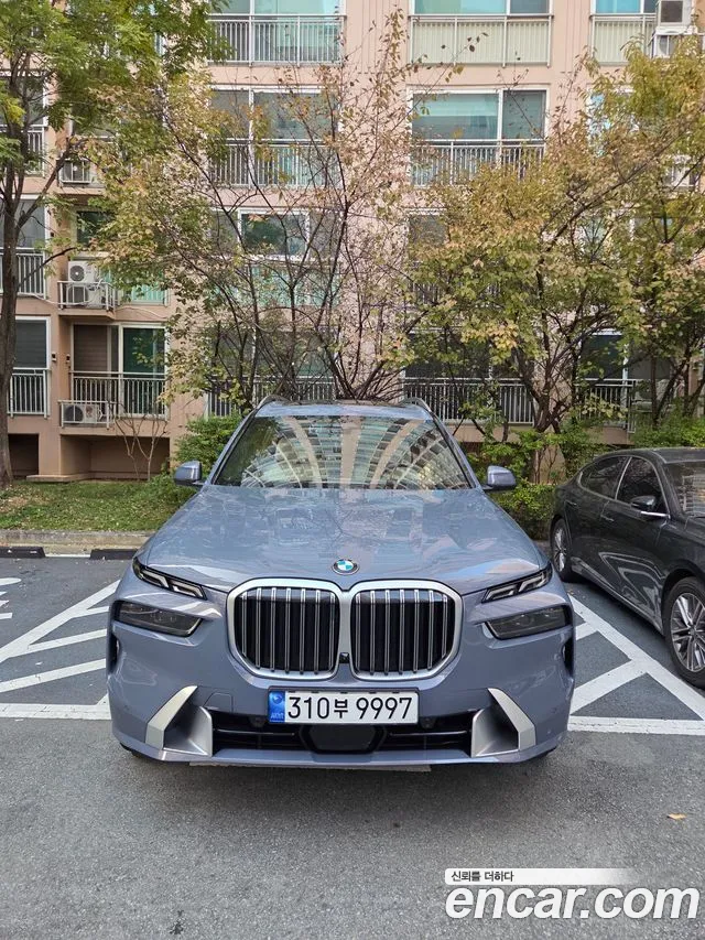 BMW X7 2023 thumb 3
