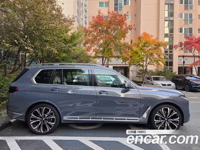 BMW X7 2023 thumb 6