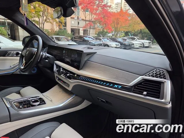 BMW X7 2023 thumb 9